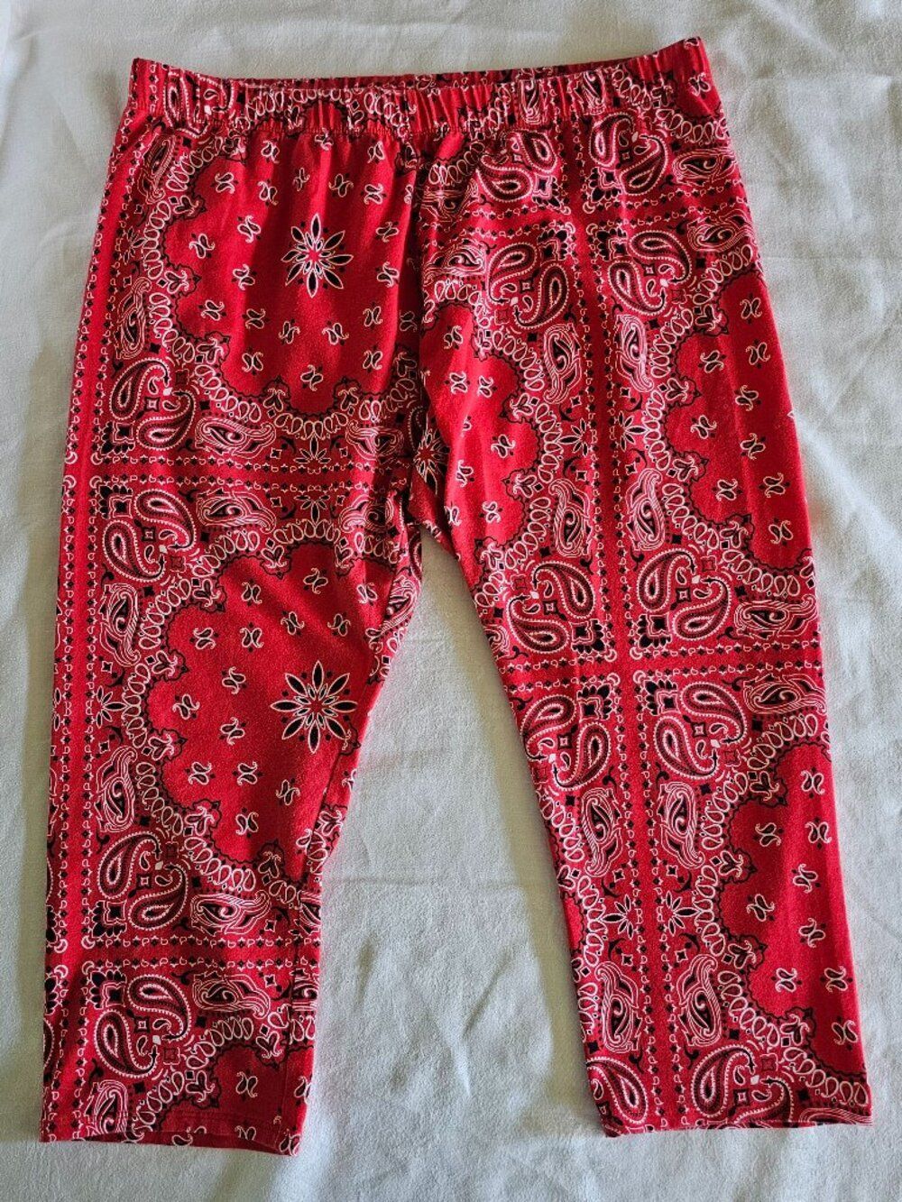 No Boundaries Red Bandanna Print Western Style Cotton Capri Pants sz Jr 15-17